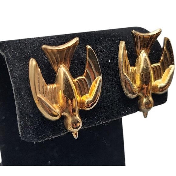 Coro Pegasus Sparrow ScrewBack Earrings Gold Tone VTG Original Hallmark 1940s - Picture 3 of 15